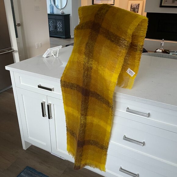 Vintage Made in Scotland Mohair & New Wool Fringed Plaid Wrap/Scarf Gold Brown - Picture 2 of 10